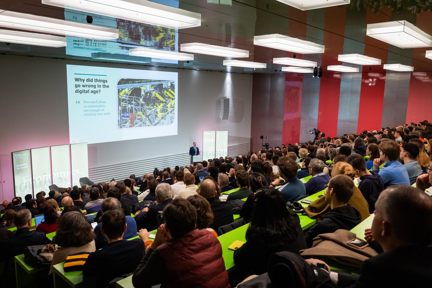 The audience was keen to hear about Acemoglu's ideas on how society can harness technological advancements for inclusive growth.