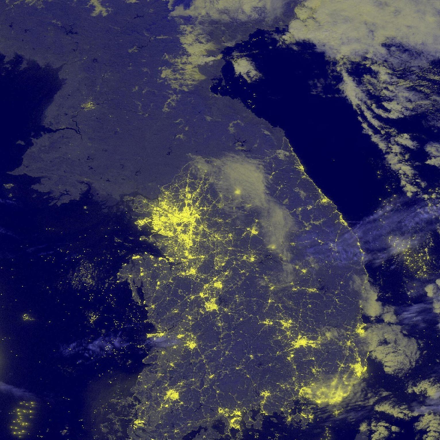 A question of institutions? The Korean peninsula at night from space. Clearly visible is the division around the 38th parallel north. Image by NASA Worldview.