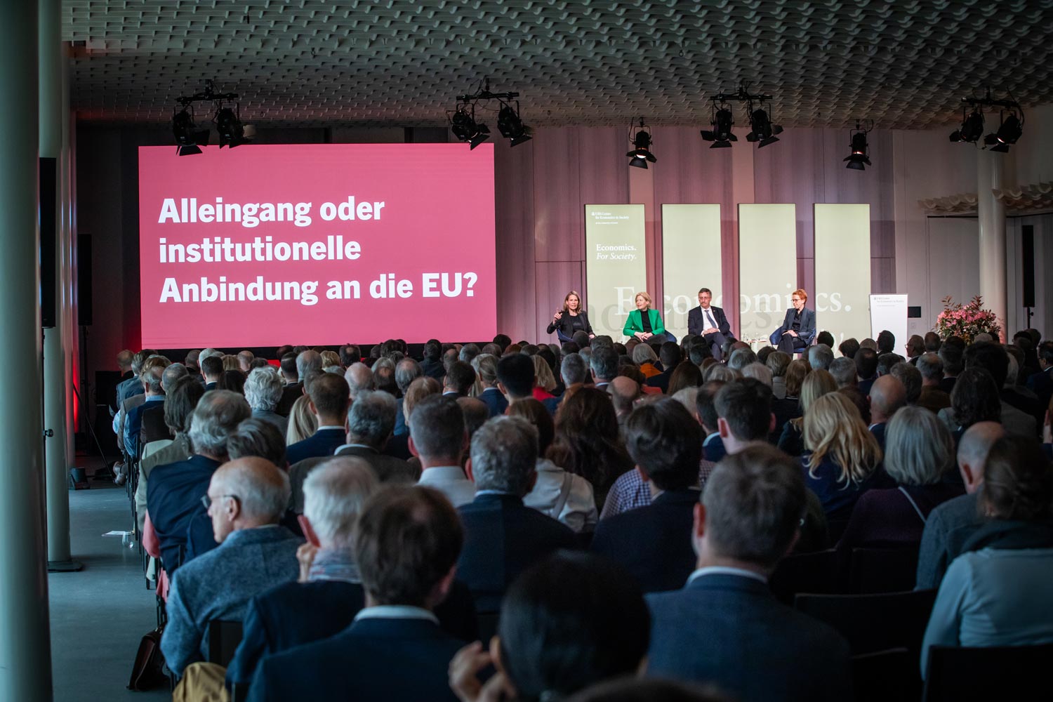 Panel discussion at the Wirtschaftspodium Schweiz, 16 April 2024